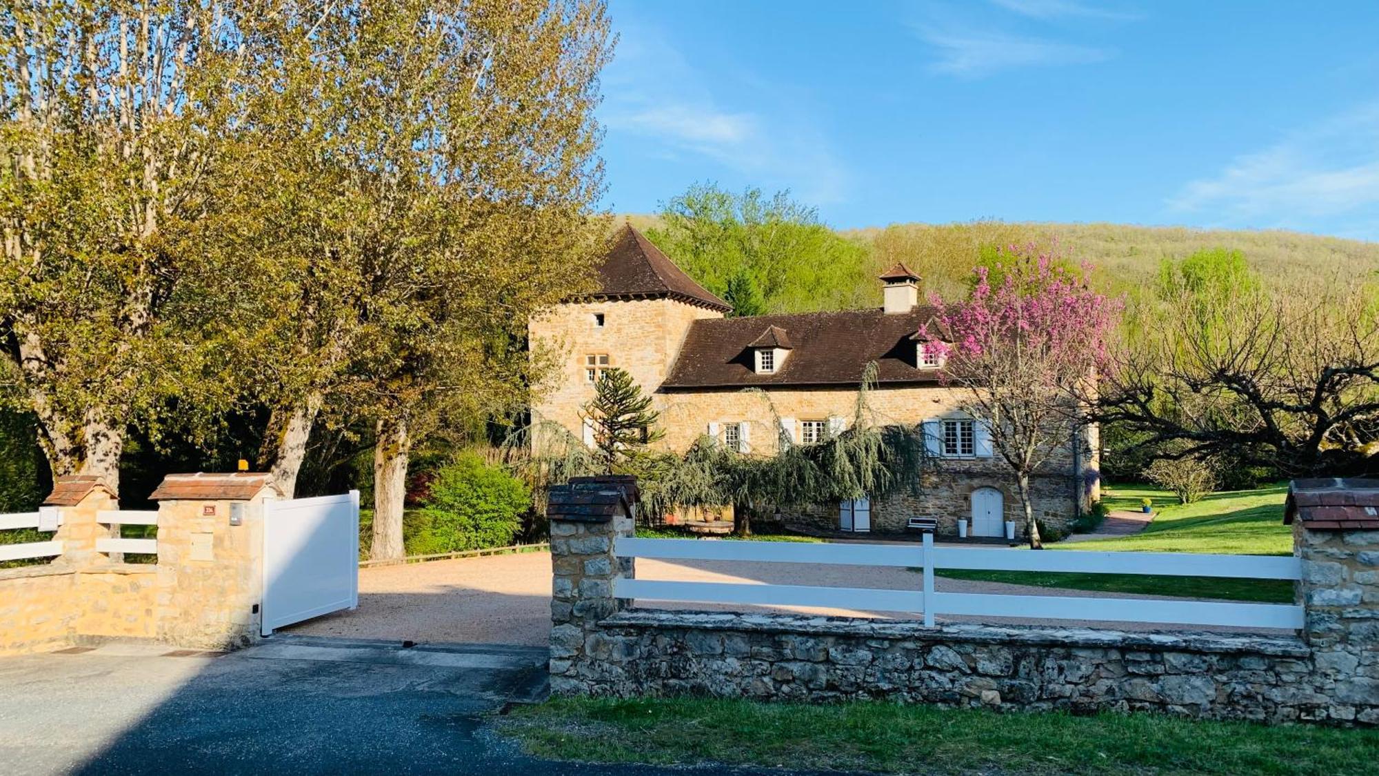 Saint-Denis-lès-Martel Le Moulin Du Boisset Bed & Breakfast エクステリア 写真